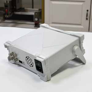 FY6900 Industrial Arbitrary Wave Gen - 99 Wellenformen und PSK-Modulation für QA-Tests