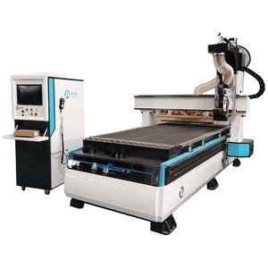 Enrutador CNC de cambio de herramienta automático de precisión (ATC) para diseños de madera personalizados Rendimiento de corte mejorado - Product Image 1