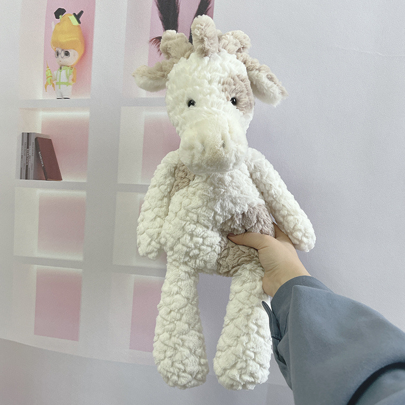 Concha de piel de jirafa blanca en relieve