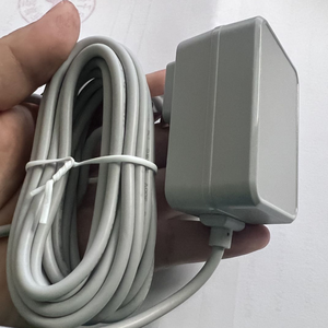 Pantone Cool Grey 2C US 12V 1A電源アダプター (10フィートDCケーブル付き) - Product Image 4