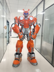 Оптовая продажа, гигантские носимые светодиодные украшения для парада, желтые ходячие куклы, трансформирующий автомобиль, костюм робота - Product Image 2