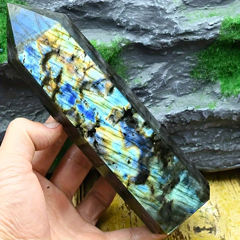 Tour de labradorite bleue éclatante