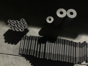 中国金属冶炼用纯碳石墨棒等静压石墨加热元件石墨棒 - Product Image 3