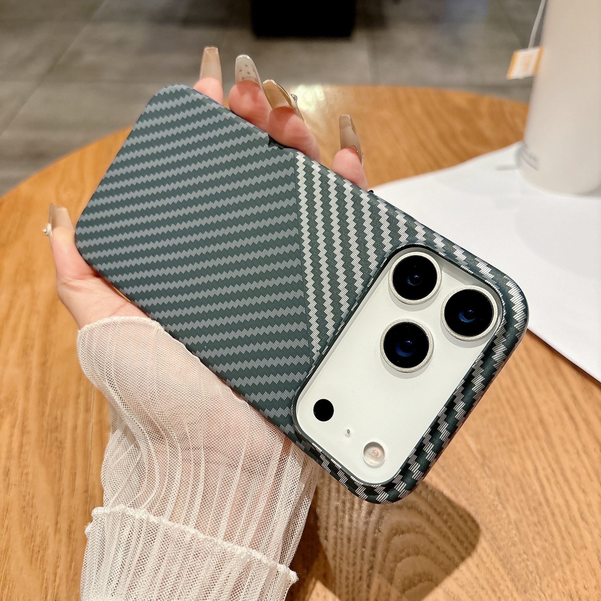Black and silver-carbon fiber ultra-thin magnetic