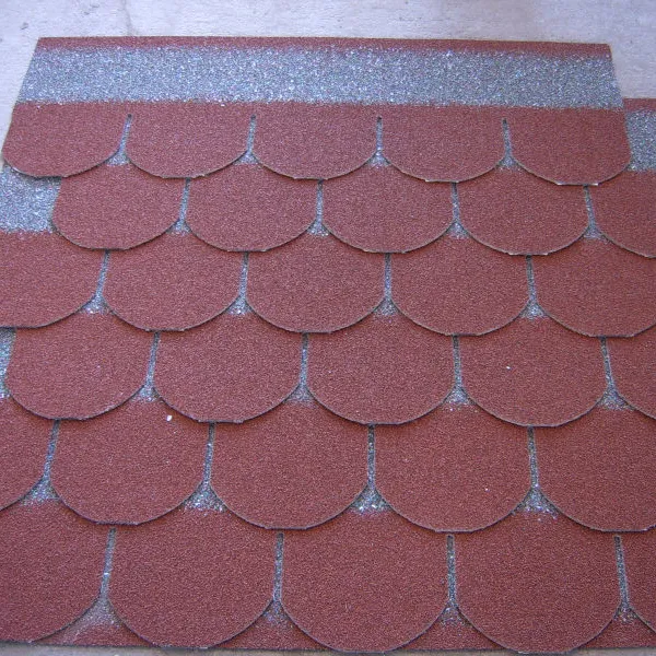 Bunte Asphalts chind eln in Mosaik-Standard ziegeln für Dächer