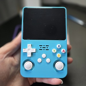 R36S Arkos 2.0ハンドヘルドポータブルレトロゲームコンソール | 3.5インチIPSスクリーンオープンソースゲームConsola 64Gサポート20 + シミュレータ - Product Image 1