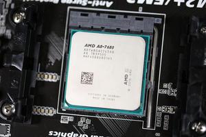 Bir M D CPU 906-pin FM2 + dört çekirdekli APU set ekran A8-7500 7650K A10-7800 7890 7600 7650 7680 7800B işlemci cpu - Product Image 5
