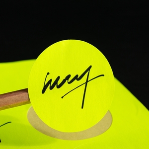 Etiqueta autoadhesiva fluorescente personalizada, diseño de Color brillante para postre, café, código QR, UV, Popular para máscara de pestañas - Product Image 1