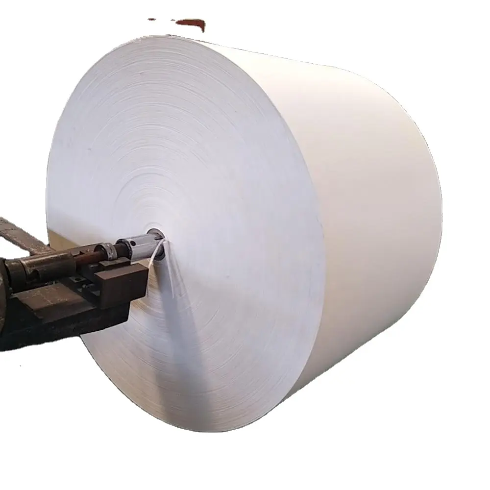 Рулон бумаги с полимерным покрытием из древесной целлюлозы для изготовления бумажных стаканчиков