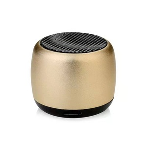 带表带的便携式蓝牙扬声器便于携带无线防水迷你扬声器，立体声响亮