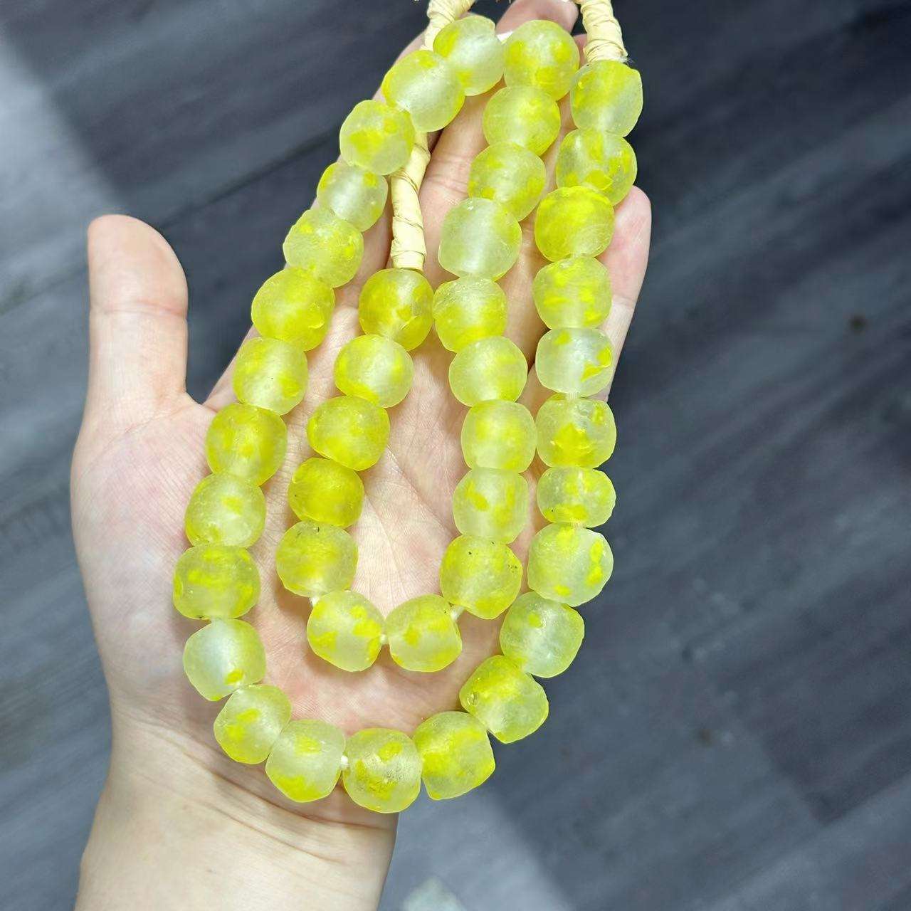 สีเนื้อองุ่น