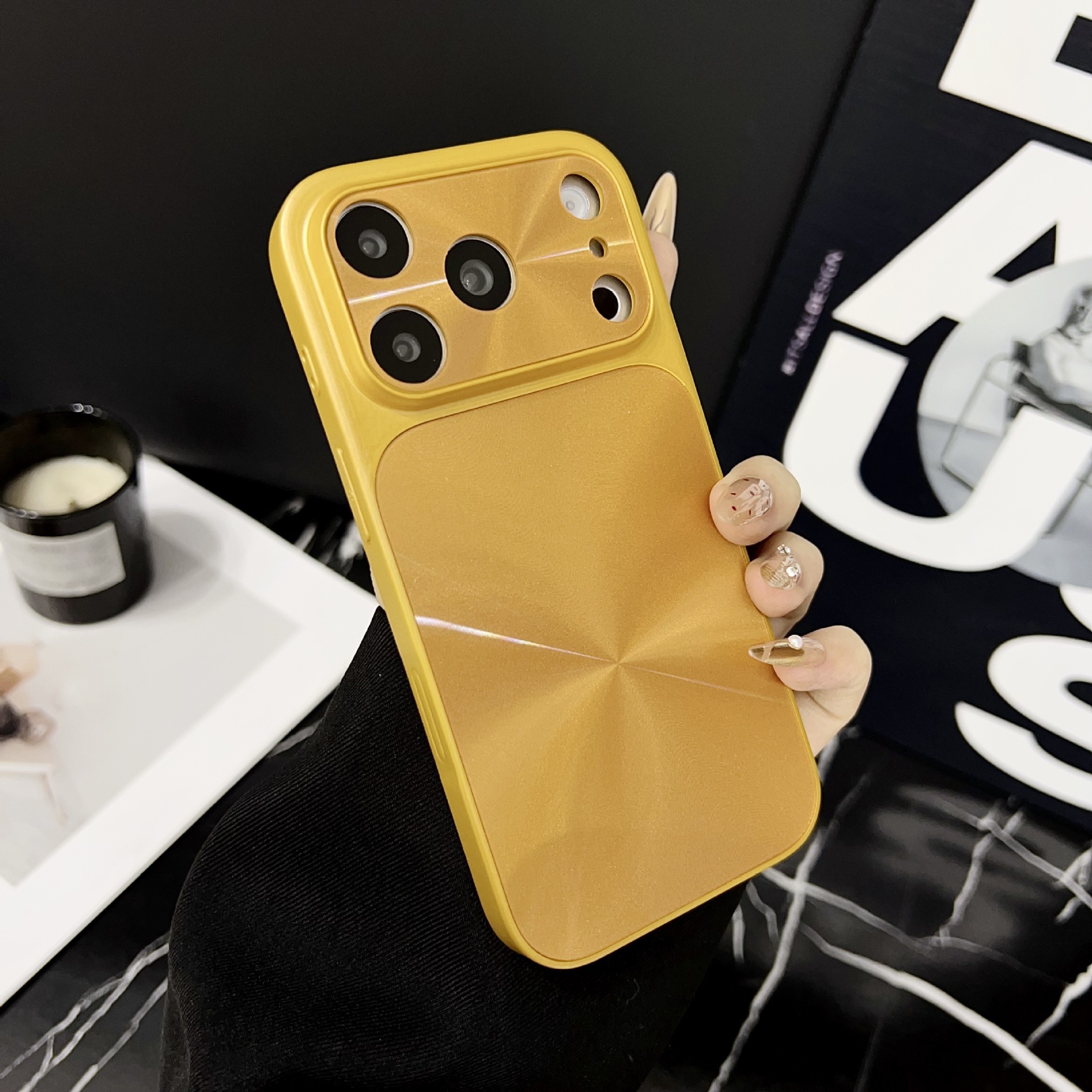 Jaune