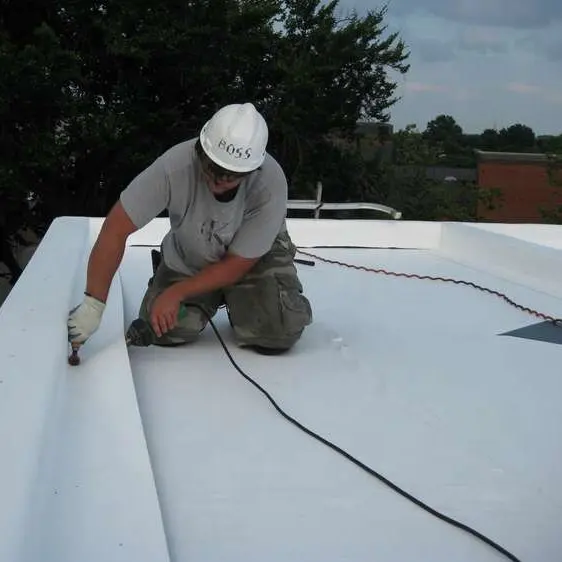 Fabricant vente directe meilleure qualité tissu renforcé anti-UV PVC membrane d'étanchéité film de revêtement de piscine