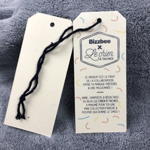 Etiqueta colgante de ropa personalizada, etiqueta colgante de cadena, etiquetas de ropa, papel para ropa, etiqueta colgante personalizada, diseño en relieve de Color - Product Image 5