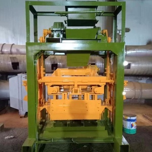 Máquina de fabricación de bloques huecos entrelazados, máquina de moldeo de ladrillos para la producción de materiales de construcción, con sistema de enclavamiento, 1 unidad - Product Image 1