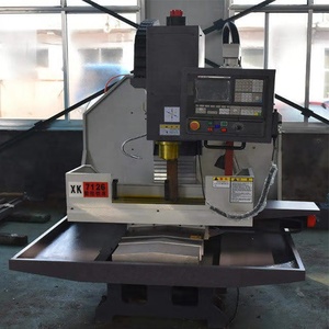 Pequeña fresadora de metal CNC XK7126 de 3 ejes Nueva condición Tipo vertical con cono de husillo BT40 - Product Image 2