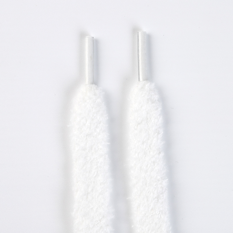 Lacets en peluche blancs