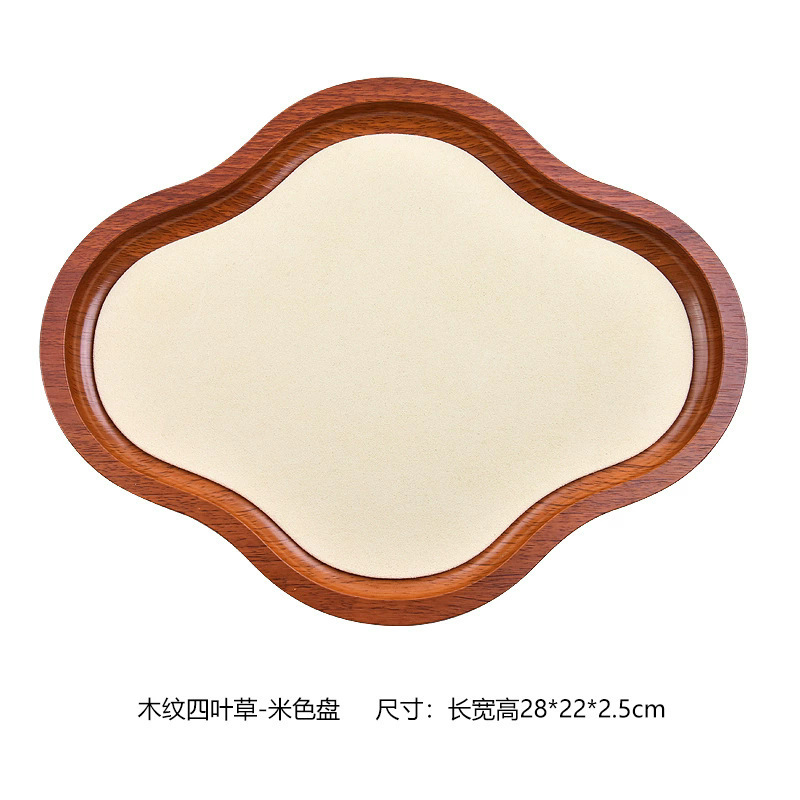 Assiette vide trèfle à quatre feuilles