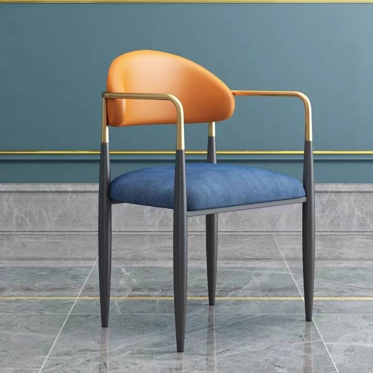 Siège bleu avec dossier orange (commande minimum de deux)