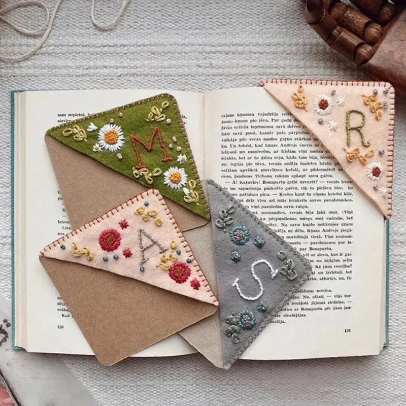 Besafe kustom baru merasa sudut halaman segitiga buatan tangan bunga lucu huruf bordir Bookmark untuk buku pecinta pembaca