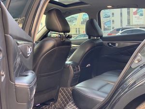 INFINITI Q50L 2.0Tセダンガソリン中古車セカンドカー