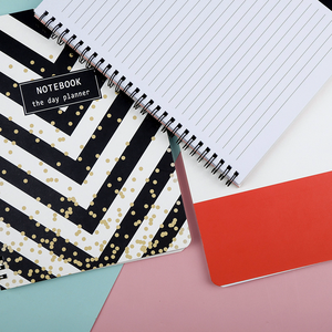Cuaderno A7 personalizado Libro de trabajo para estudiantes simple y elegante con diseño de rayas en blanco y negro Cuaderno de bobina - Product Image 3