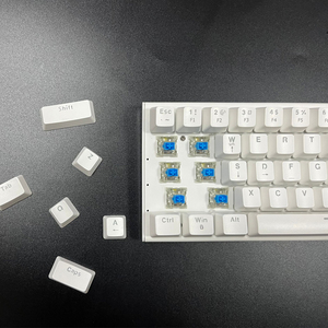 Yeaibo OEM Interruptor azul con cable Tipo C Iluminación de color retroiluminada RGB intercambiable en caliente para computadora Teclado mecánico para juegos de comercio DIY - Product Image 6