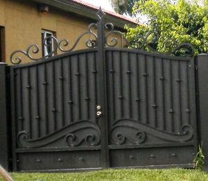 Cbmmart Royal Gate Designs สำหรับบ้านรั้วตัดเลเซอร์แกะสลักภายนอกเหล็กประตูหลักประตูรักษาความปลอดภัย - Product Image 3