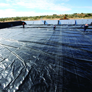 Beyaz siyah <span class=keywords><strong>Hdpe</strong></span> geomembranlar plastik balık gölet lagün göl barajı astar çiftlik astar 1.5mm <span class=keywords><strong>Hdpe</strong></span> geomembranlar