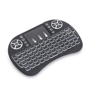 Mini teclado I8 teclado inalámbrico 3 colores retroiluminado 2,4 GHz inglés ruso Air Mouse con Touchpad Control remoto para PC portátil