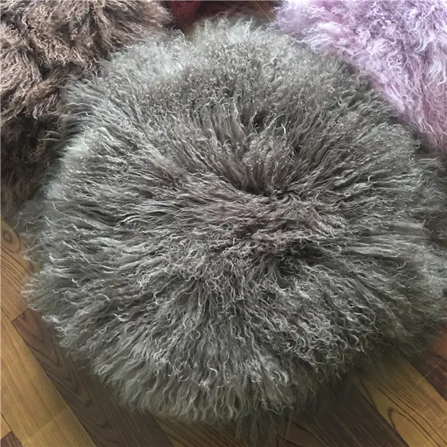 Cuscini in pelle di pecora mongolia di colore grigio vera pelliccia