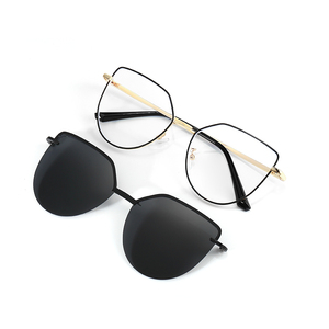 2023 Stylish Unisexแว่นตากันแดดCat-EyeชุดกระจกTwo-In-Oneโพลาไรซ์กรอบโลหะแม่เหล็กสายตาสั้นการใช้งาน - Product Image 4