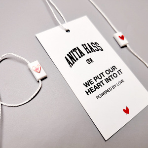Fabricante de etiquetas colgantes de plástico en relieve personalizado con diseño de patrón de corazón de bloqueo de bucle de cuerda para prendas, bolsos, zapatos con logotipo de marca - Product Image 6