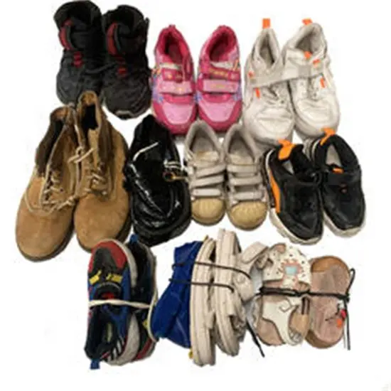 Venta al por mayor de fábrica de zapatos de segunda mano usados niños zapatos mixtos en pacas para la venta