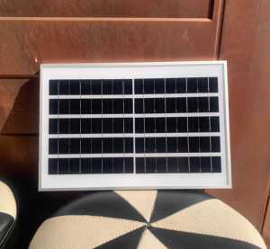 Bảng điều khiển quang điện mặt trời hiệu suất cao đơn tinh thể 10W tạo ra điện và có thể sạc lại - Product Image 1