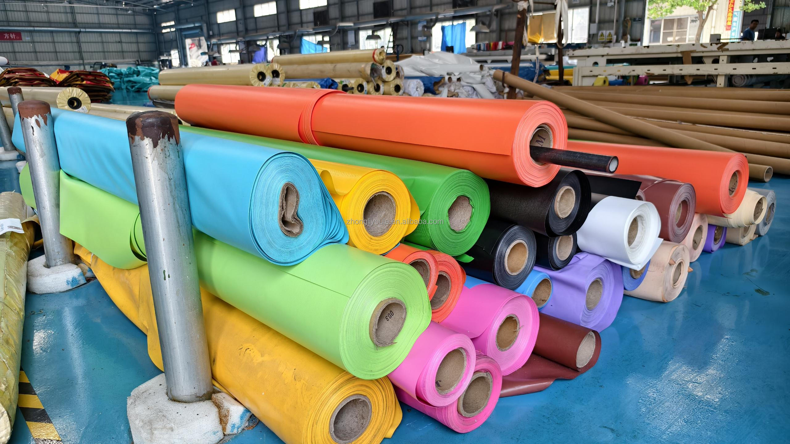 Plusieurs couleurs sont disponibles pour la sélection.