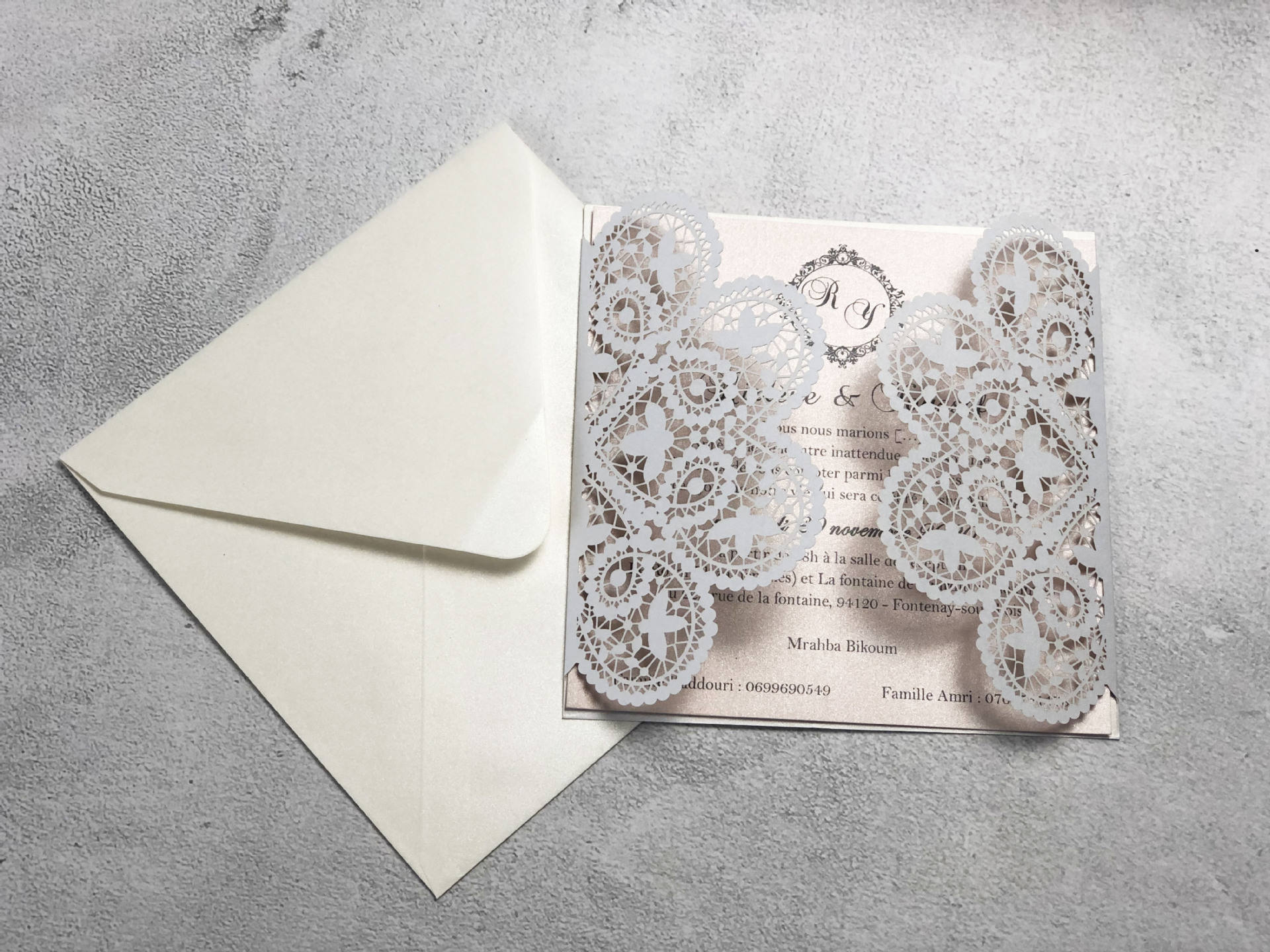 Manga de la tarjeta + página interior impresa + sobre nacarado