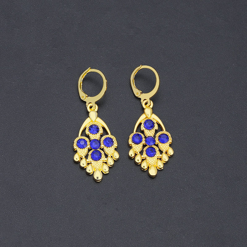 Huggie earrings 12