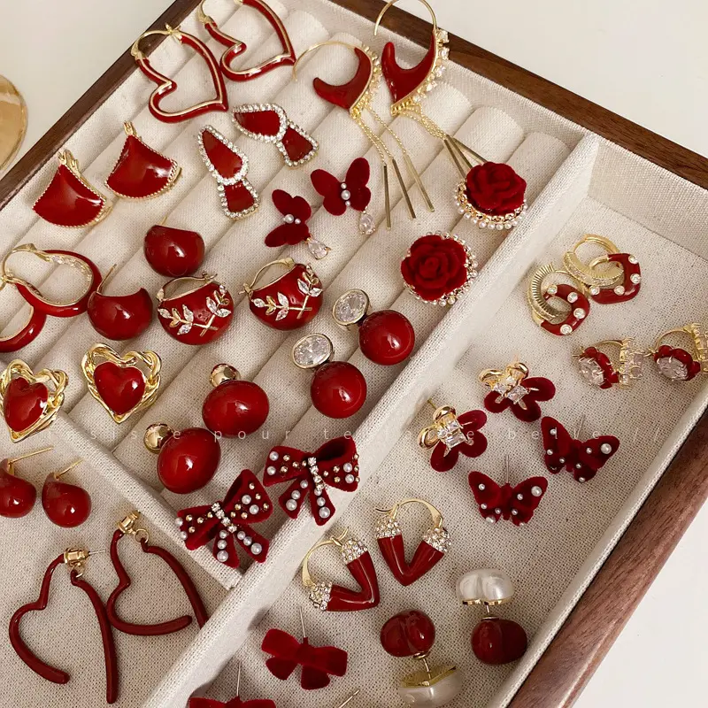 Orecchini a forma di fiore con cuore di diamanti rossi Vintage con ago in argento