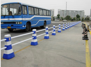 Güvenlik için beyaz ve mavi plastik yol trafik bariyeri - Product Image 5