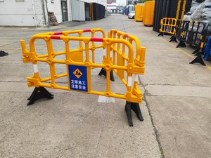 Đường cao tốc đường hàng rào di động nhựa có thể tháo rời an toàn hàng rào hàng đợi chướng ngại vật cho sân bay đường lan can giao thông hàng rào mua - Product Image 5