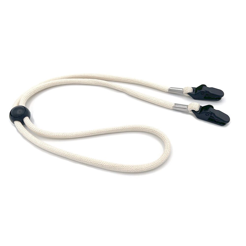 Un modèle à clipser blanc cassé