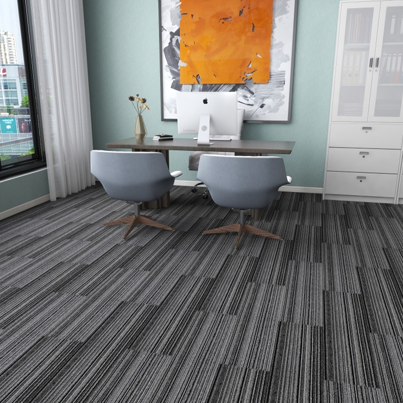 Longues rayures gris clair