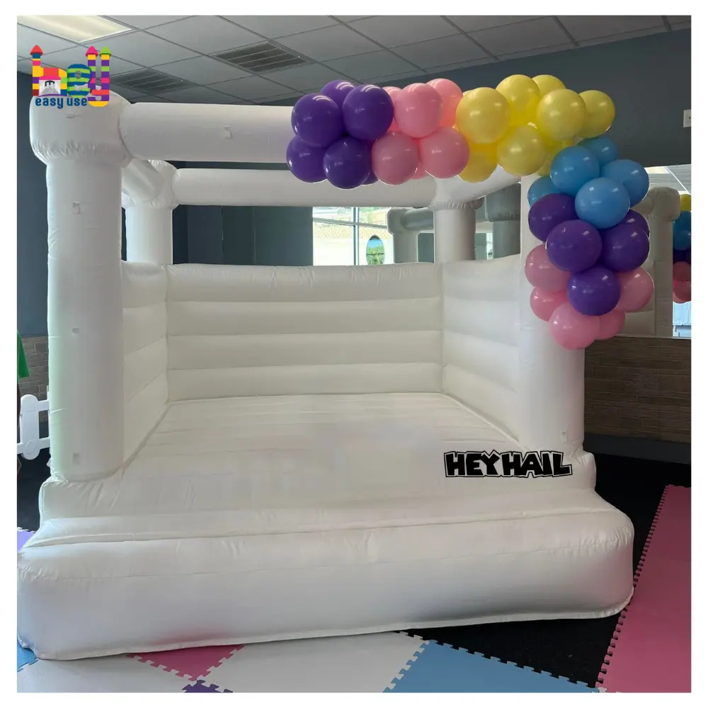 Mini Luxe White Bounce House Flat Top 8x8 White Castle Mini Bouncer pour Soft Play Rentals Heyhail Inflatables Bounce Castle