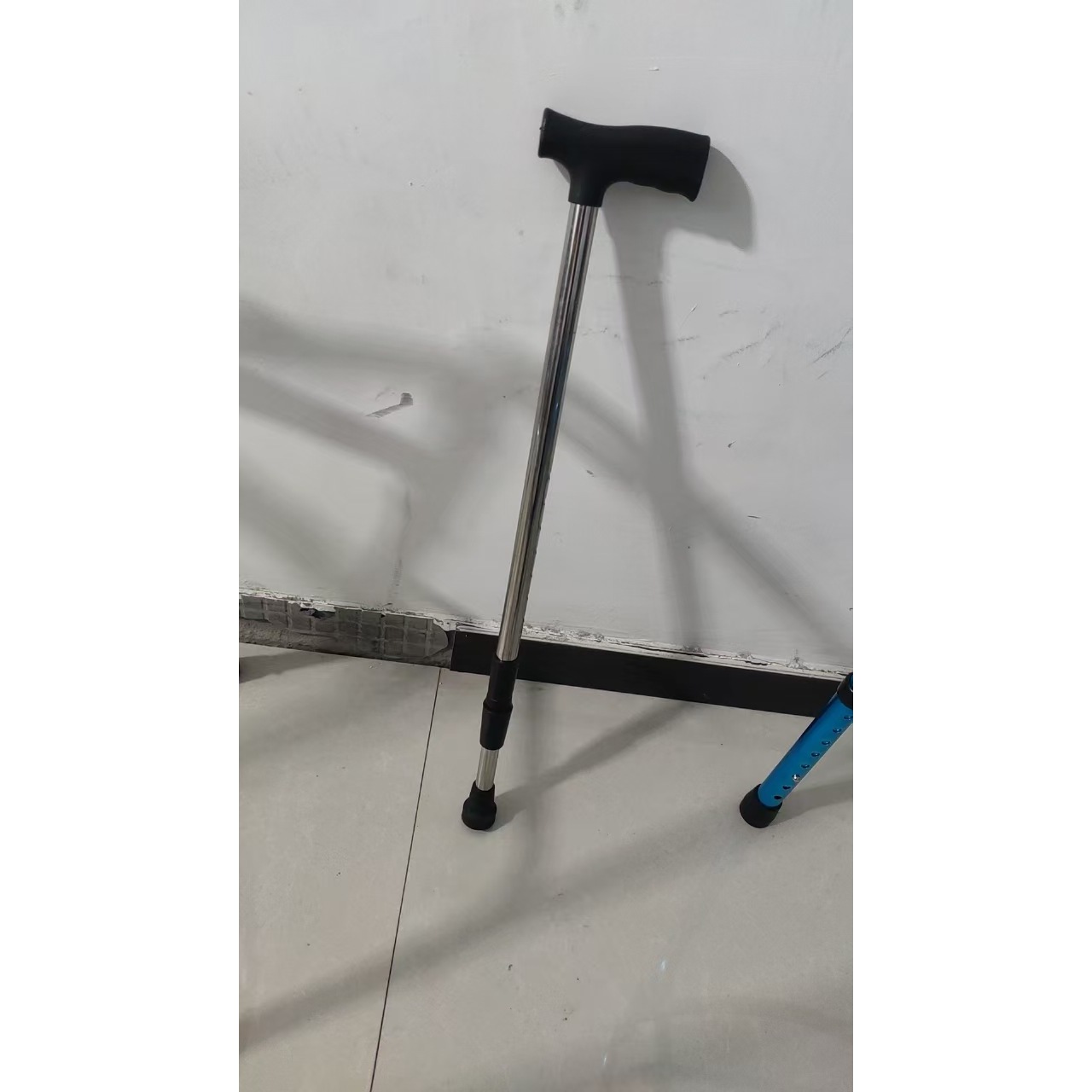 Stainless steel single-angle cane