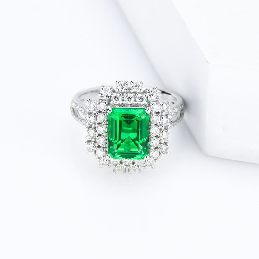 สีเขียว