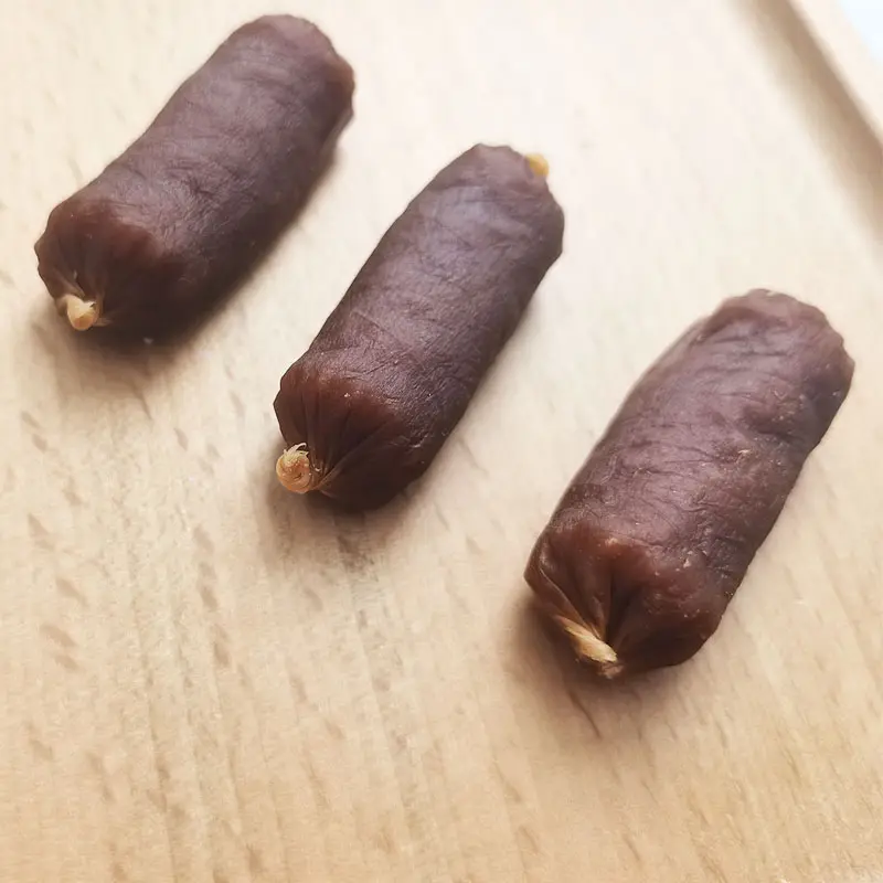 Friandises pour chiens à l'exportation directe d'usine Petites saucisses séchées de boeuf en cristal tendre Friandises naturelles pour animaux de compagnie Collations saines pour chiens Emballage personnalisé