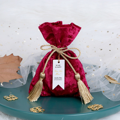 Vin rouge + carte de jour de chance + gland