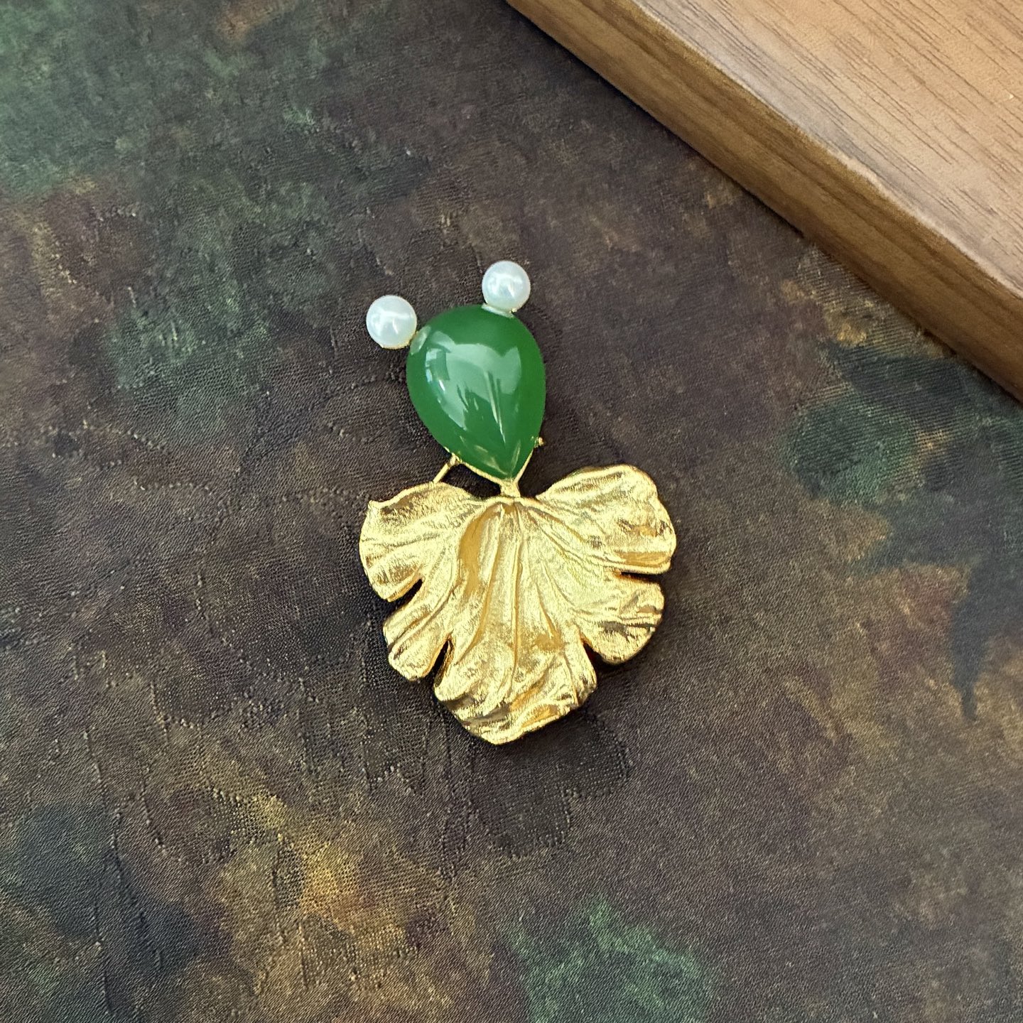 Broche en agate verte