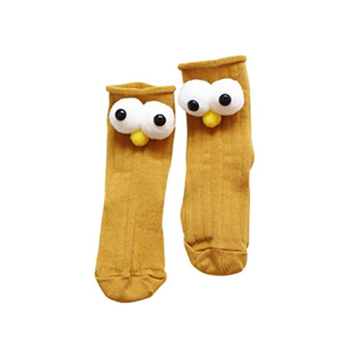 Chaussettes aux yeux jaunes